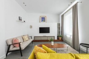 Bright Central Cool 2bed 2 Bath Airy Home #353